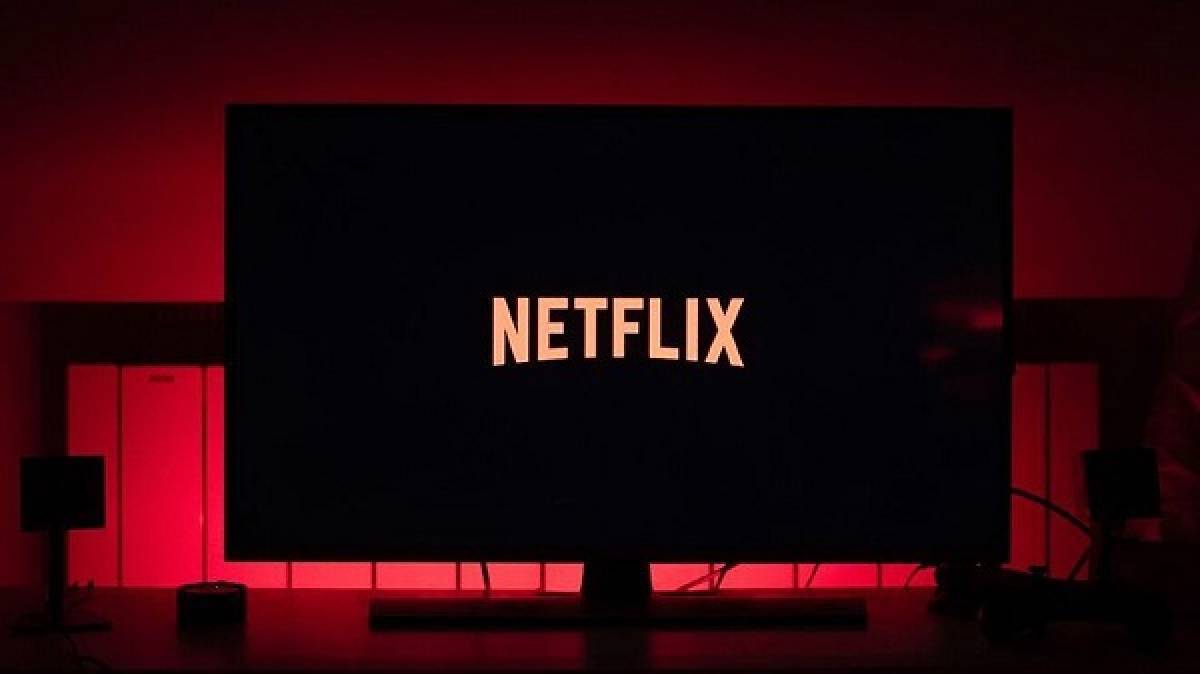 Netflix: Υποχρεωτικός εμβολιασμός σε ηθοποιούς και τεχνικό προσωπικό
