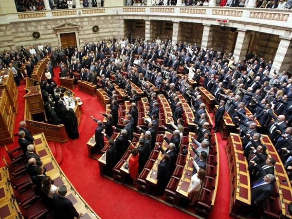 Σε ρυθμούς προγραμματικών δηλώσεων η Βουλή