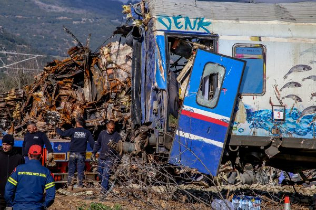 Τέμπη: Κατατέθηκε το νομοσχέδιο για στήριξη συγγενών των θυμάτων-Τα μέτρα