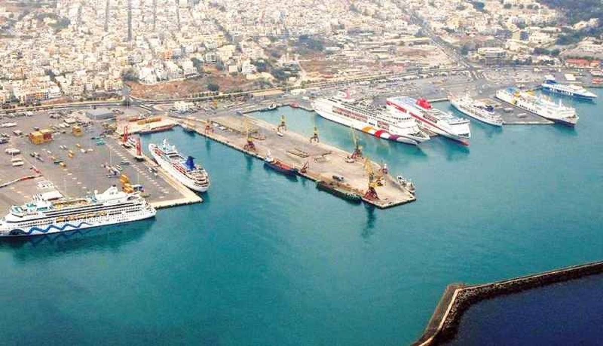 Έκλεισε λόγω συνωστισμού ο βόρειος λιμενοβραχίονας στο Ηράκλειο Κρήτης
