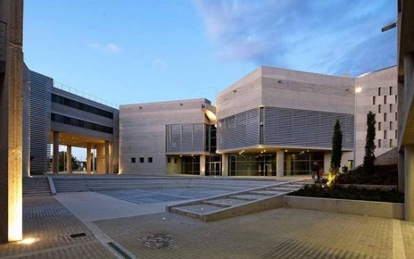 Εμπρηστικός μηχανισμός στο δημαρχιακό μέγαρο Θεσσαλονίκης
