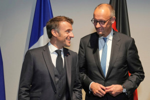 Ρήγμα στον άξονα Βερολίνου–Παρισιού για τους δασμούς Τραμπ και τη Γροιλανδία