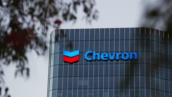 Chevron: Καλύτερα των εκτιμήσεων τα προσαρμοσμένα κέρδη