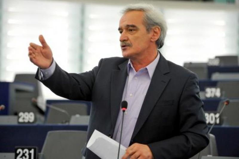 Παρέμβαση της Κομισιόν για την υπόθεση του Κ. Σακκά θέλει ο ΣΥΡΙΖΑ