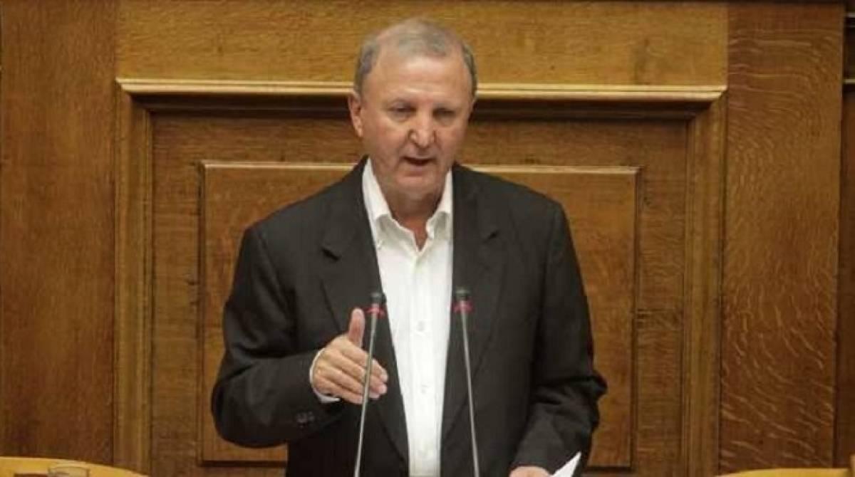 Βέλη Σάκη Παπαδόπουλου κατά Παππά για Πετσίτη