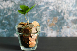 ΕΚΤ: Σχεδόν €10 τρισ. «παρκαρισμένα» σε καταθέσεις – Γιατί οι Ευρωπαίοι αποφεύγουν τις επενδύσεις