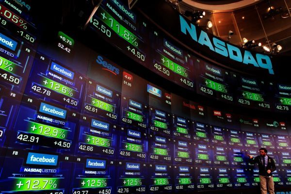 Wall Street: Επιστροφή στα ρεκόρ για Nasdaq με ισχυρά μάκρο