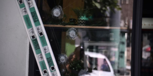 Καταδρομική επίθεση σε καφετέρια κοντά στη Λεωφόρο Αλεξάνδρας- 13 προσαγωγές