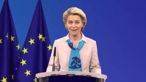 Κομισιόν: Οικονομικές κυρώσεις αν η Ρωσία εισβάλει στην Ουκρανία