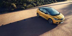 To Renault Scenic επιστέφει για να ταράξει τους πολύτεκνους!