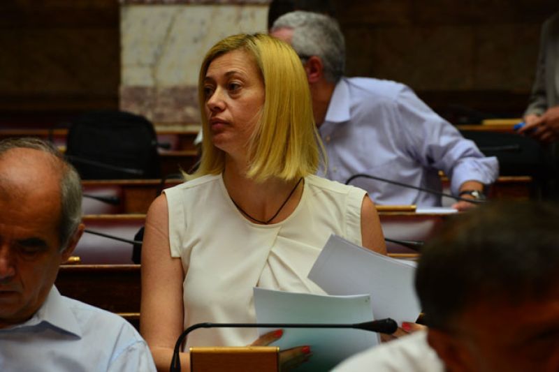 Συμφωνία-Μακρή: «Να αφήσουν τις διακοπές τους οι Γερμανοί βουλευτές»