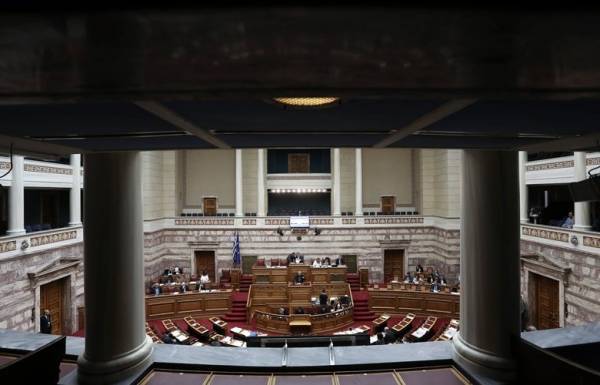 Τι περιλαμβάνει το νέο φορολογικό που κατατέθηκε στη Βουλή