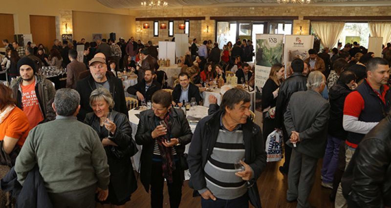 Συμμαχία Περιφέρειας, ξενοδόχων και οινοποιών για την ανάδειξη του κρασιού της Κρήτης