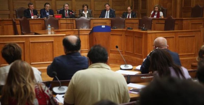 Μισθούς... 498 ευρώ προτείνει η Επιτροπή Σοφών για τους νέους