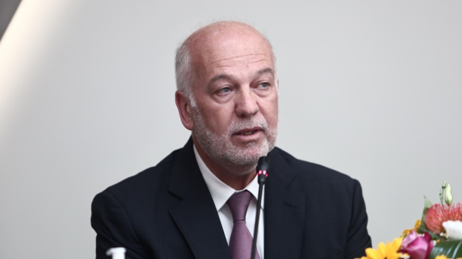 Φλωρίδης: Οι νόμοι για την παρένθετη μητρότητα προστατεύουν τους εμπλεκόμενους