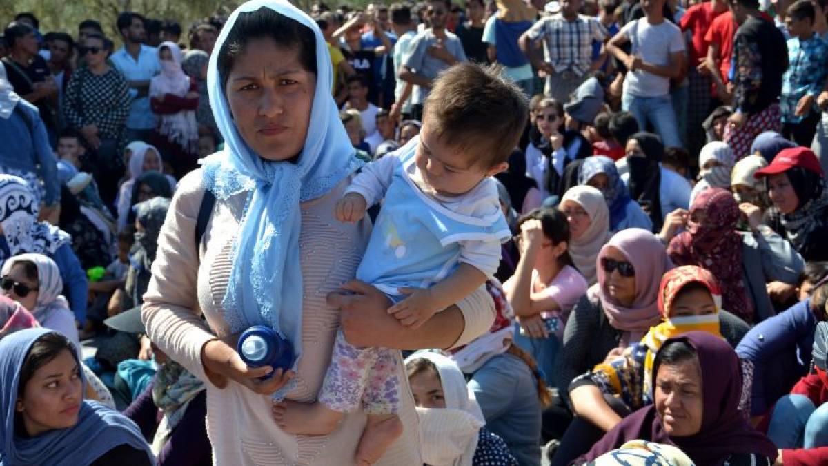 Spiegel: Η Ελλάδα παραβιάζει τη Χάρτα Θεμελιωδών Δικαιωμάτων