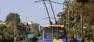 Ξηλώνονται τα καλώδια του τρόλεϊ: Οι γραμμές 17 και 20 αντικαθίστανται από ηλεκτρικά λεωφορεία