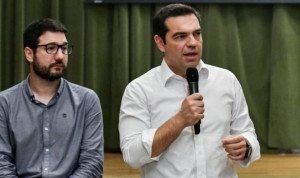 Μπαράζ επαφών Τσίπρα για να μη διαλυθεί (τελείως) ο ΣΥΡΙΖΑ