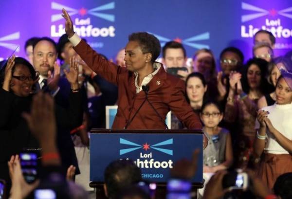 Η αφροαμερικανίδα ομοφυλόφιλη Λόρι Λάιτφουτ εξελέγη δήμαρχος του Σικάγο
