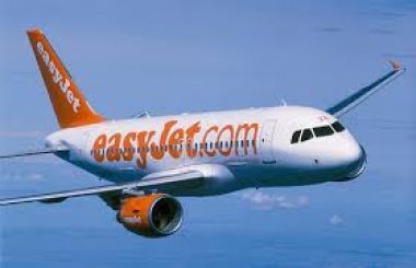 Η EasyJet ενισχύει το στόλο της κι αυξάνει το μέρισμα