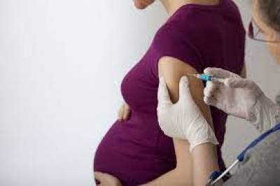 Ανησυχία για επιβράδυνση εμβολιασμών- Τι να προσέξουν οι έγκυες