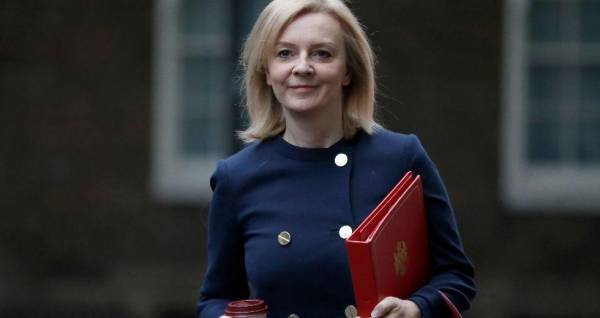 Brexit: Το δίλημμα της Τρας στο νέο γύρο συνομιλιών