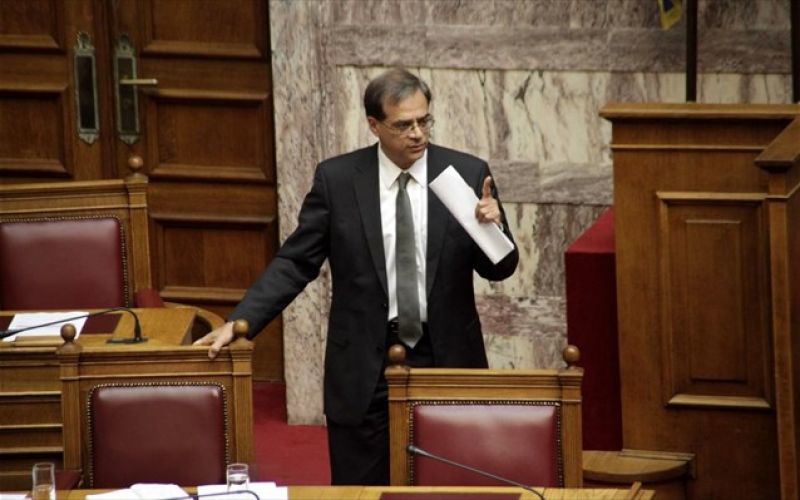 Εν μέσω αντιδράσεων υπερψηφίστηκε η τροπολογία για τον αναβαλλόμενο φόρο τραπεζών