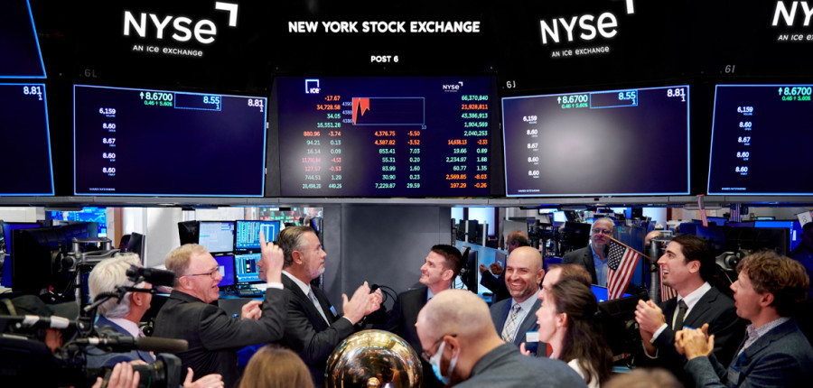 Με μικτά πρόσημα μπήκε ο Ιούνιος στη Wall Street