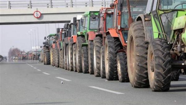 Αγρότες: Ζεσταίνουν τα τρακτέρ-Έτοιμοι για νέα μπλόκα στους δρόμους