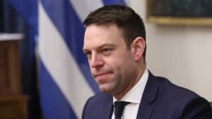 Κασσελάκης προς Μητσοτάκη: Τα Τέμπη δεν είναι αστείο, είναι έγκλημα