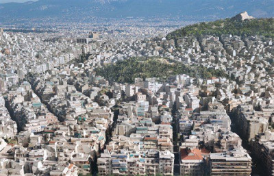 Bloomberg: Πώς έγινε «hot» η αγορά ακινήτων στην Αθήνα
