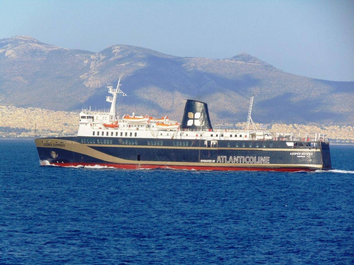 Ταλαιπωρία για 654 επιβάτες του «ΑΖΟΡΕΣ ΕΞΠΡΕΣ» λόγω ισχυρών ανέμων