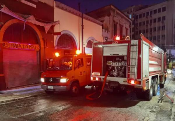 Πειραιάς: Νεκρός άνδρας έπειτα από πυρκαγιά σε κατάστημα