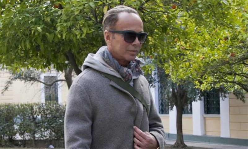Ξαναπερνούν χειροπέδες στο Λάκη Γαβαλά