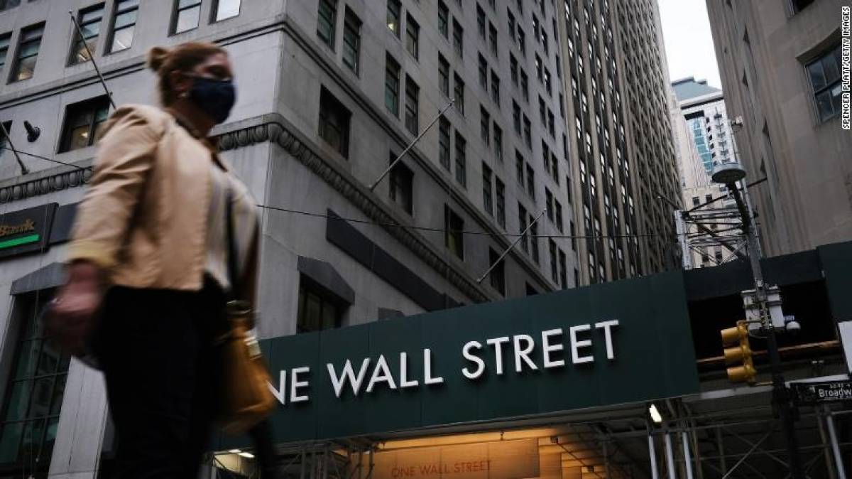 CNBC: Αναλυτές προειδοποιούν για «φούσκα» στις διεθνείς αγορές