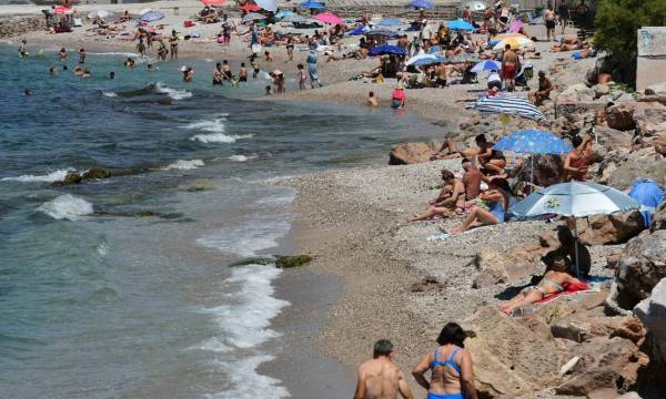 Bild: Ελλάδα και Κύπρος «σώζουν» το καλοκαίρι των Ευρωπαίων