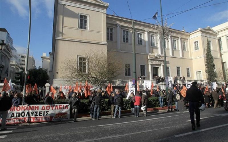 Πορεία προς το υπουργείο Διοικητικής Μεταρρύθμισης πραγματοποιουν μέλη της ΠΟΕ - ΟΤΑ