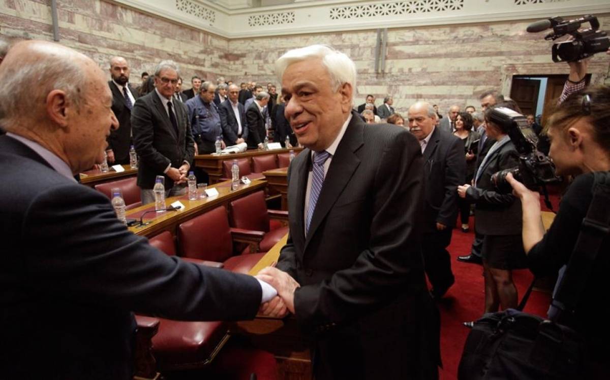 Από τον Σημίτη στον Παυλόπουλο: Στα…άκρα το τρίγωνο ΣΥΡΙΖΑ-ΝΔ- ΚΙΝΑΛ