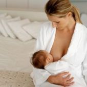 Διατροφή και θηλασμός: Τι να προτιμήσετε και τι να αποφύγετε