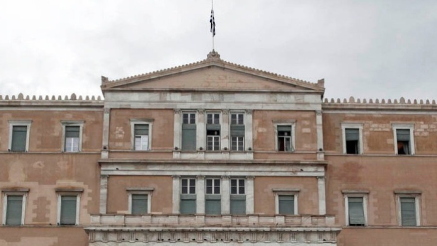Γρ. Προϋπολογισμού Βουλής: Ομαλή προσγείωση με έλλειμμα και πολιτικά ρίσκα