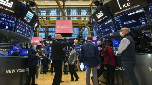 Κέρδη στη Wall Street με ενεργειακή ώθηση