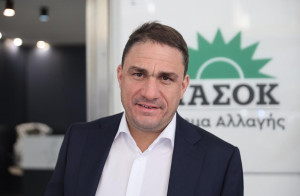 Τσουκαλάς: Μετά τα τελεσίγραφα, ήρθαν οι απειλές της κυβέρνησης κατά των αγροτών
