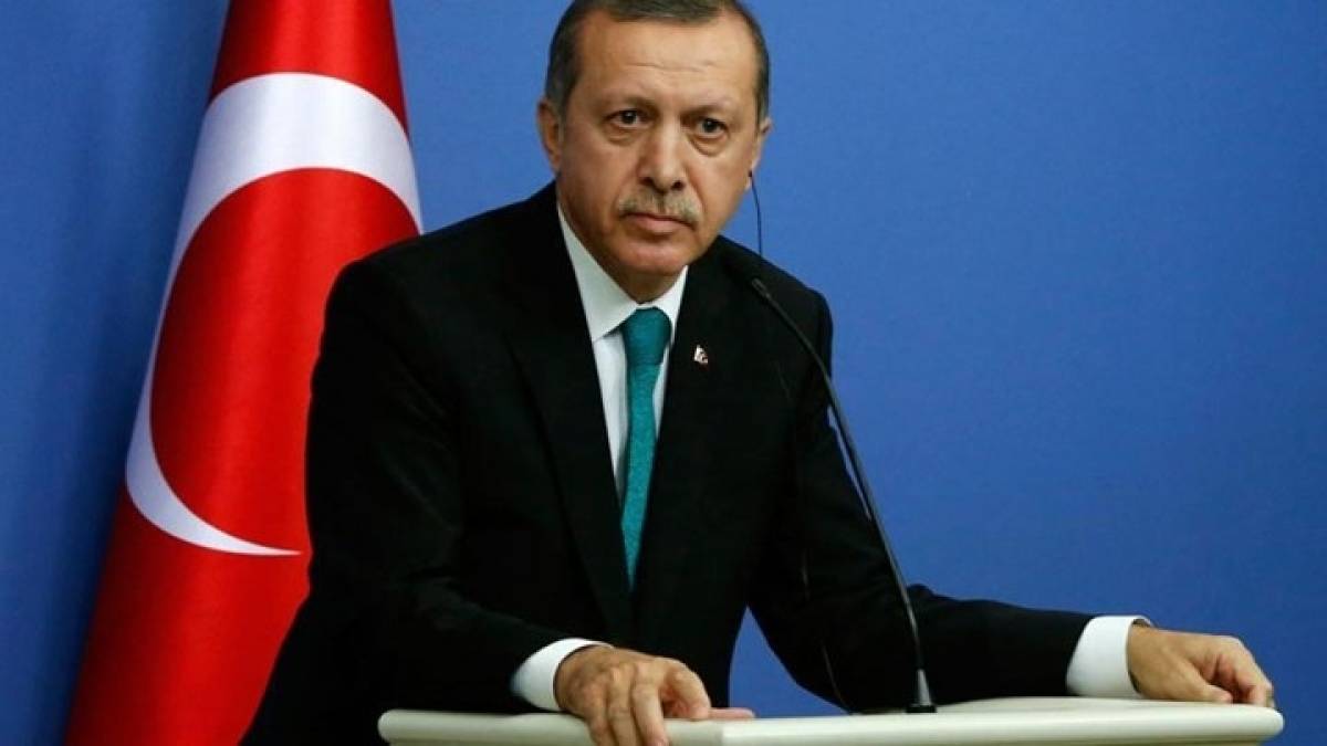 Ερντογάν: «Ανοησία» Μητσοτάκη η πρόσκληση Χαφτάρ στην Αθήνα