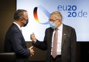 Με τις... ευλογίες του ESM φοροελαφρύνσεις και έλλειμμα-«Καμπανάκι» για συντάξεις