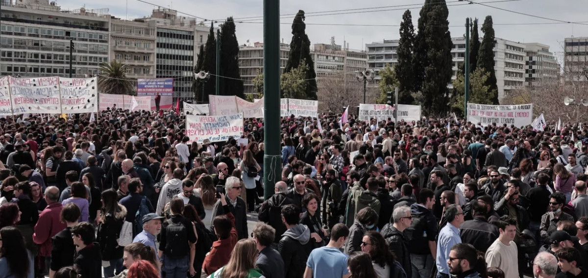Ολοκληρώθηκε το συλλαλητήριο για τα Τέμπη στο Σύνταγμα-Αποκαταστάθηκε η κυκλοφορία