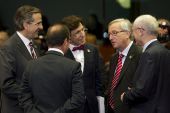 Περισσότερα κονδύλια και συμφωνία στο Eurogroup για το χρέος ζητά ο Σαμαράς
