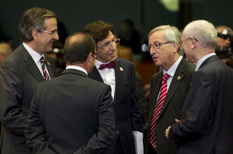 Περισσότερα κονδύλια και συμφωνία στο Eurogroup για το χρέος ζητά ο Σαμαράς