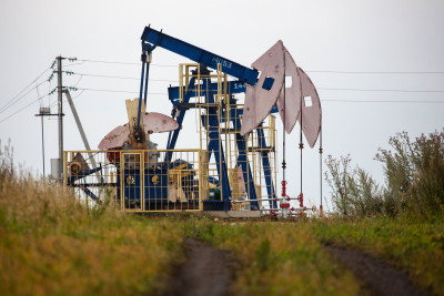 Προσφορά και τράπεζες ανεβάζουν το πετρέλαιο- Υποχωρεί το φυσικό αέριο