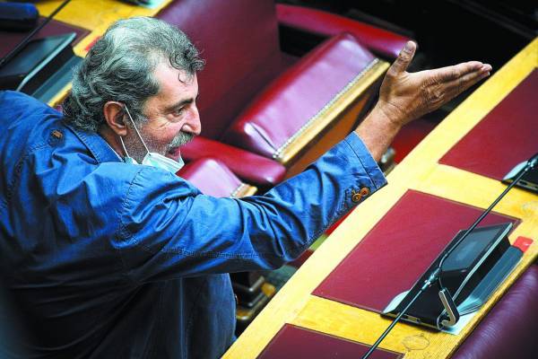 Ο Πολάκης και η αστυνομική φρουρά