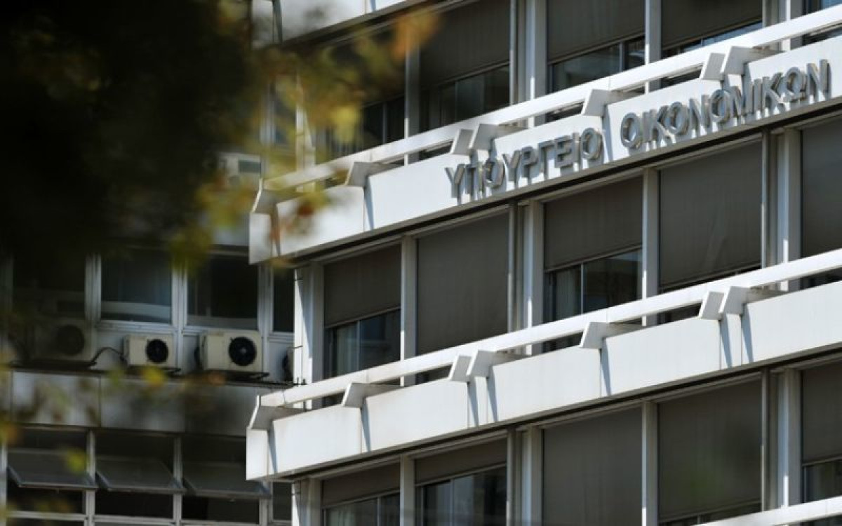 Το ΥΠΟΙΚ... μαζεύει δικαστές και βουλευτές: Προέχει η δημοσιονομική σταθερότητα
